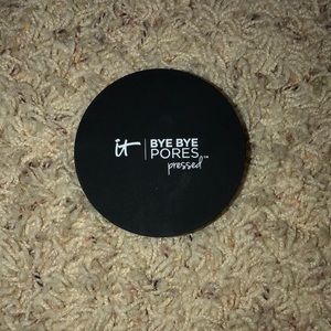 It cosmetics Bye Bye Pores Pressed Powder